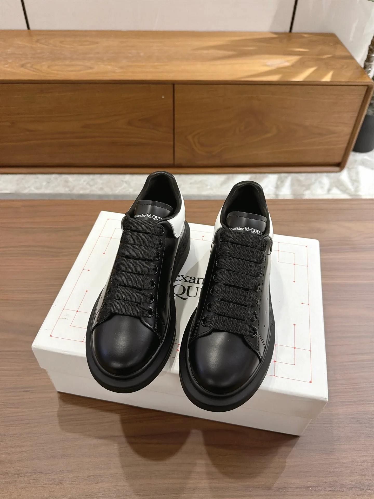 Кроссовки Женские Alexander Mcqueen 18373663