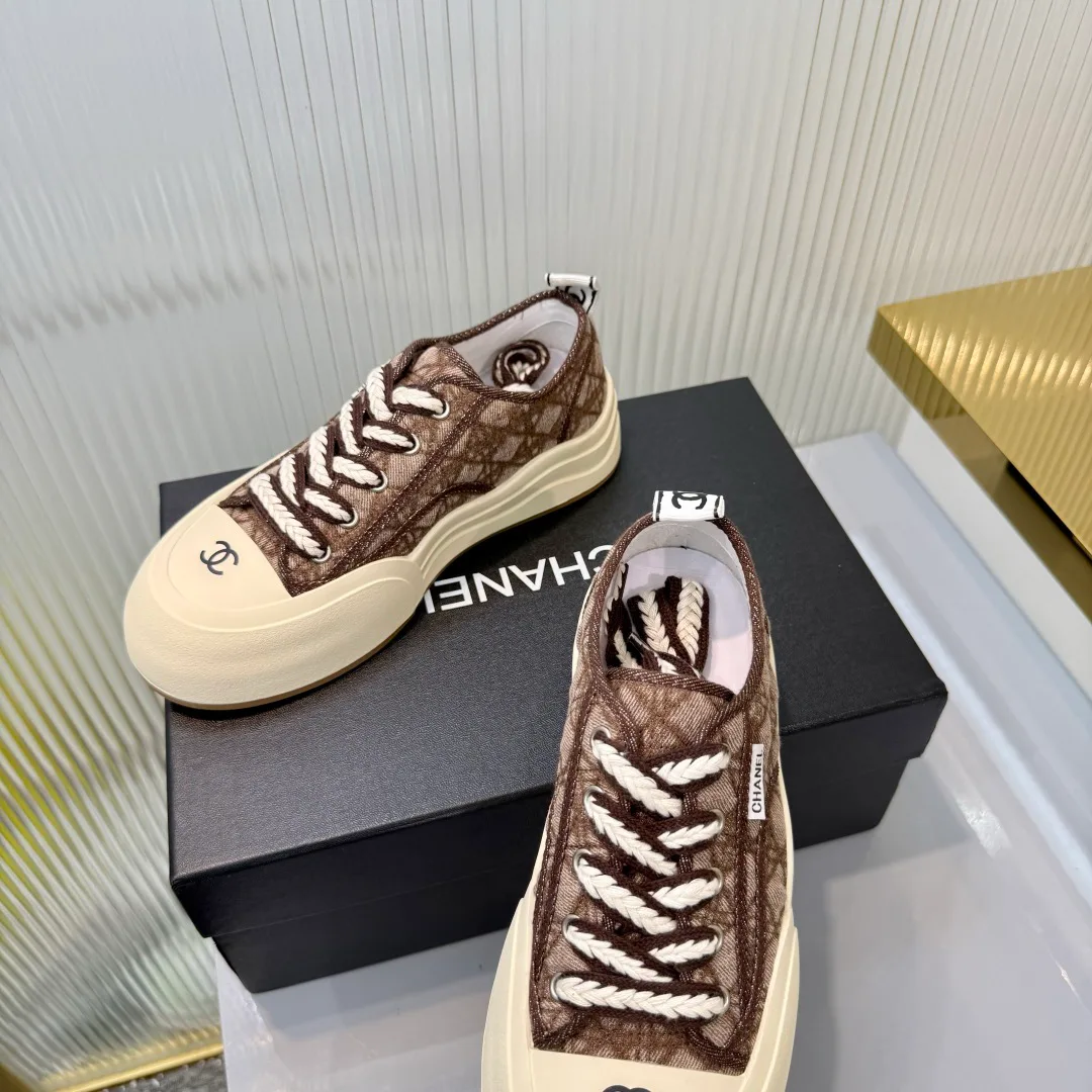 Кроссовки Женские Chanel 18366979