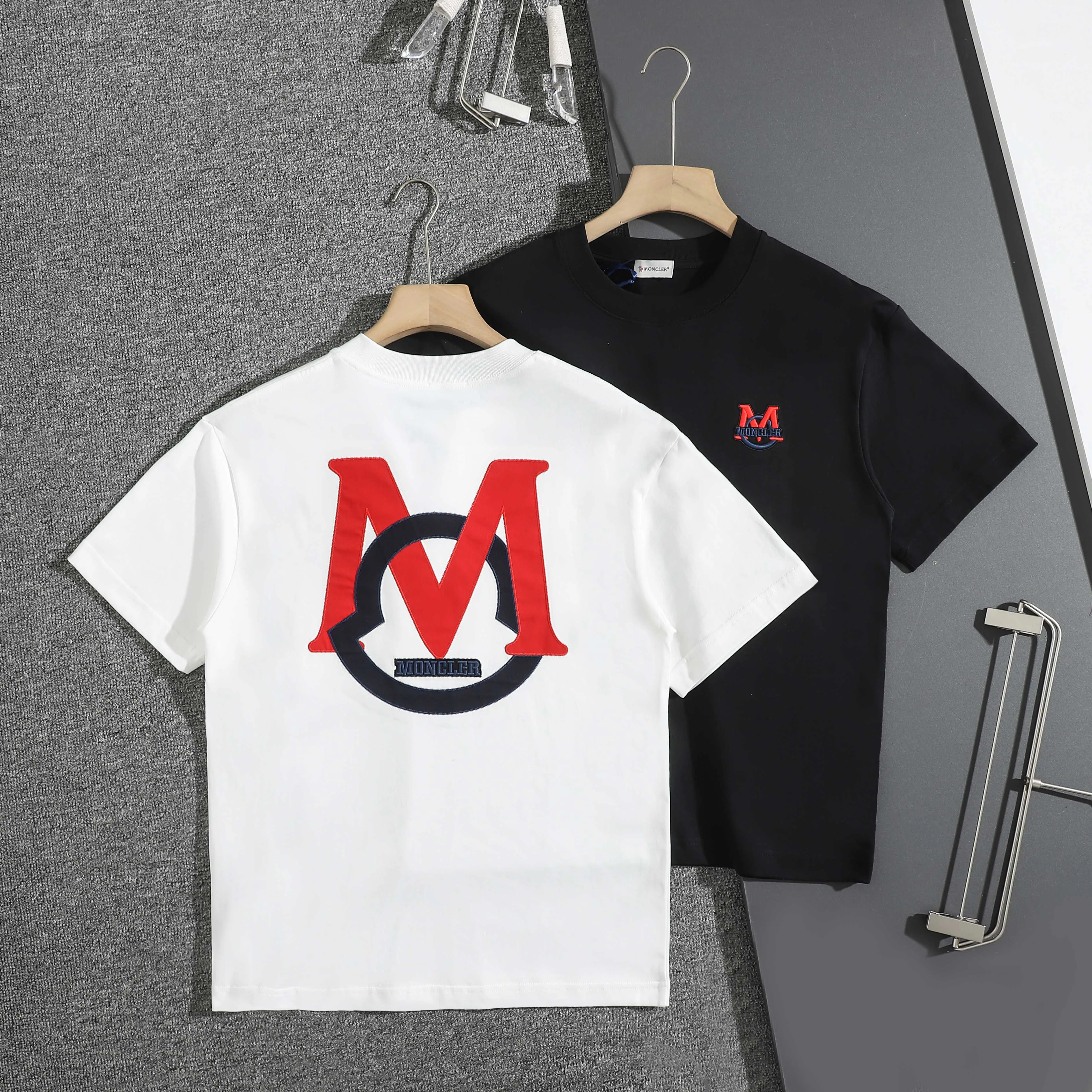 Футболки Женские Moncler 10542460