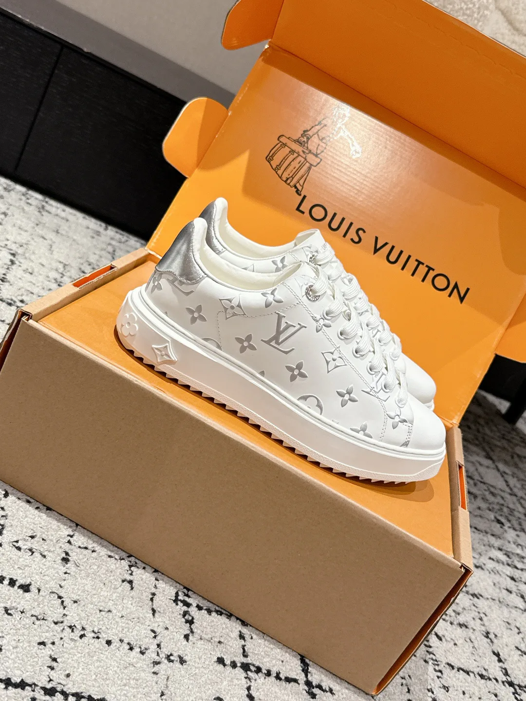 Кроссовки Женские Louis Vuitton 4502491