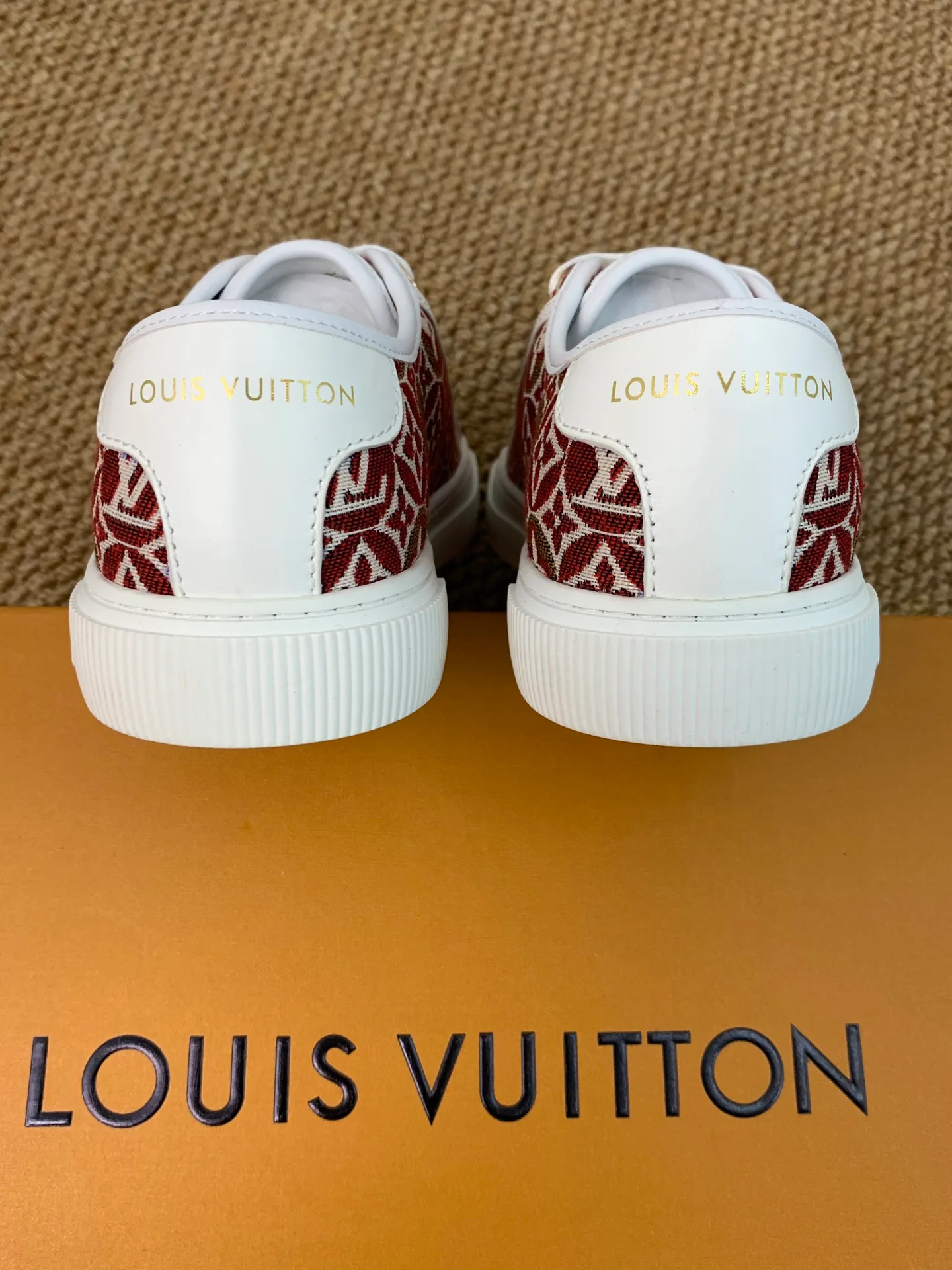 Кроссовки Женские Louis Vuitton 17545197