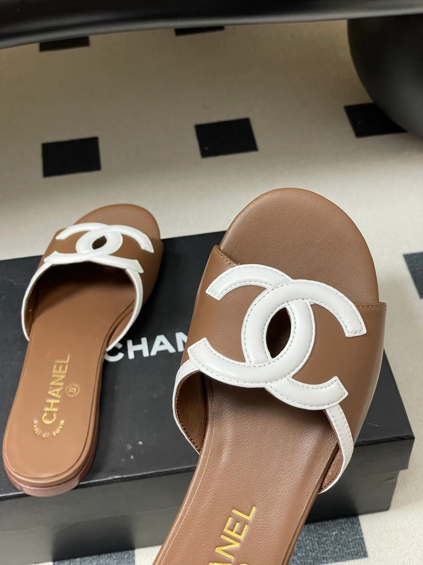 Шлепанцы Женские Chanel 11627615