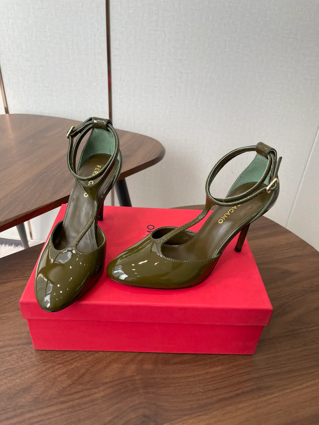 Туфли Женские Salvatore Ferragamo 11966277
