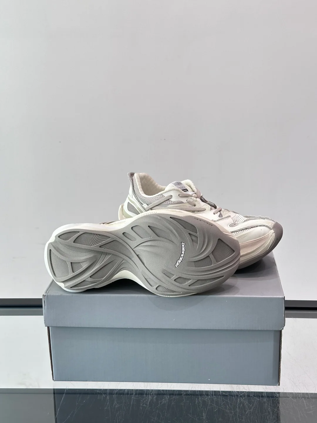 Кроссовки Женские Balenciaga 17604123