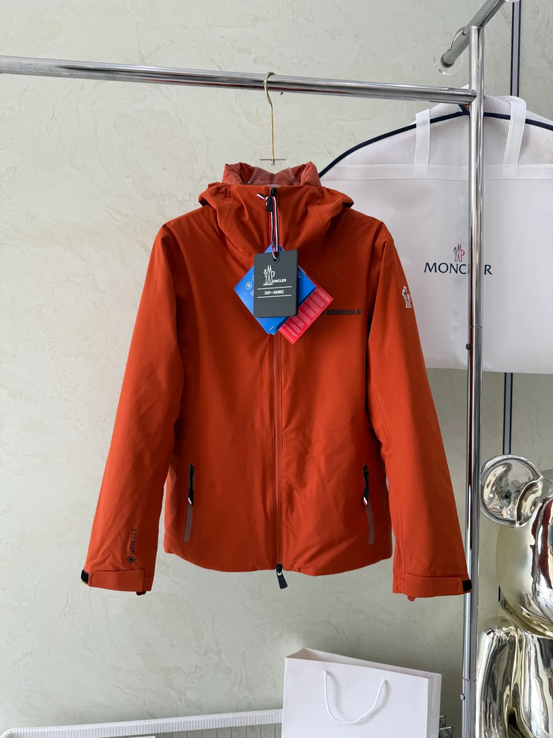 Куртки И Пуховики Женские Moncler 18043545