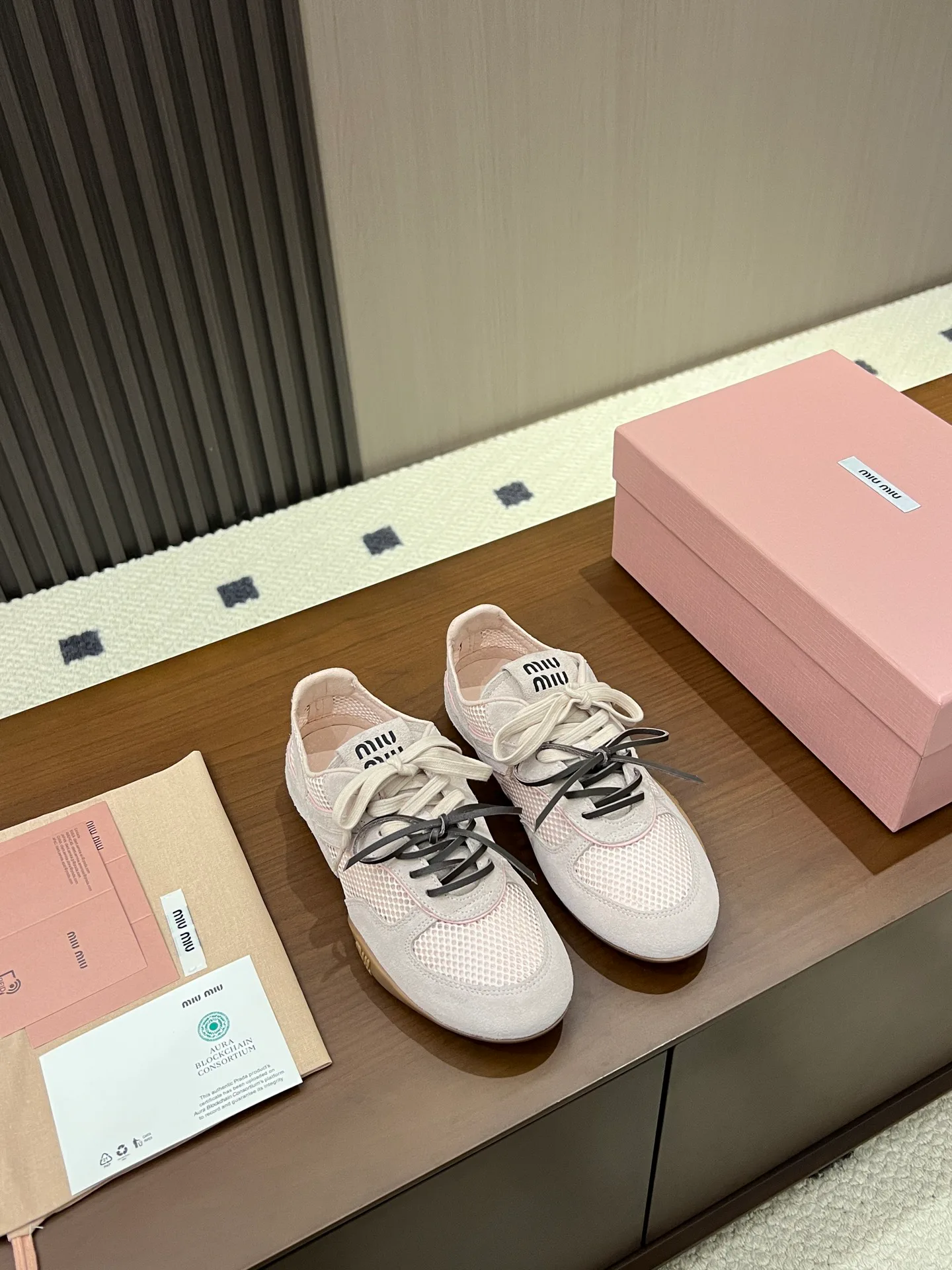 Кроссовки Женские Miu Miu 17968589