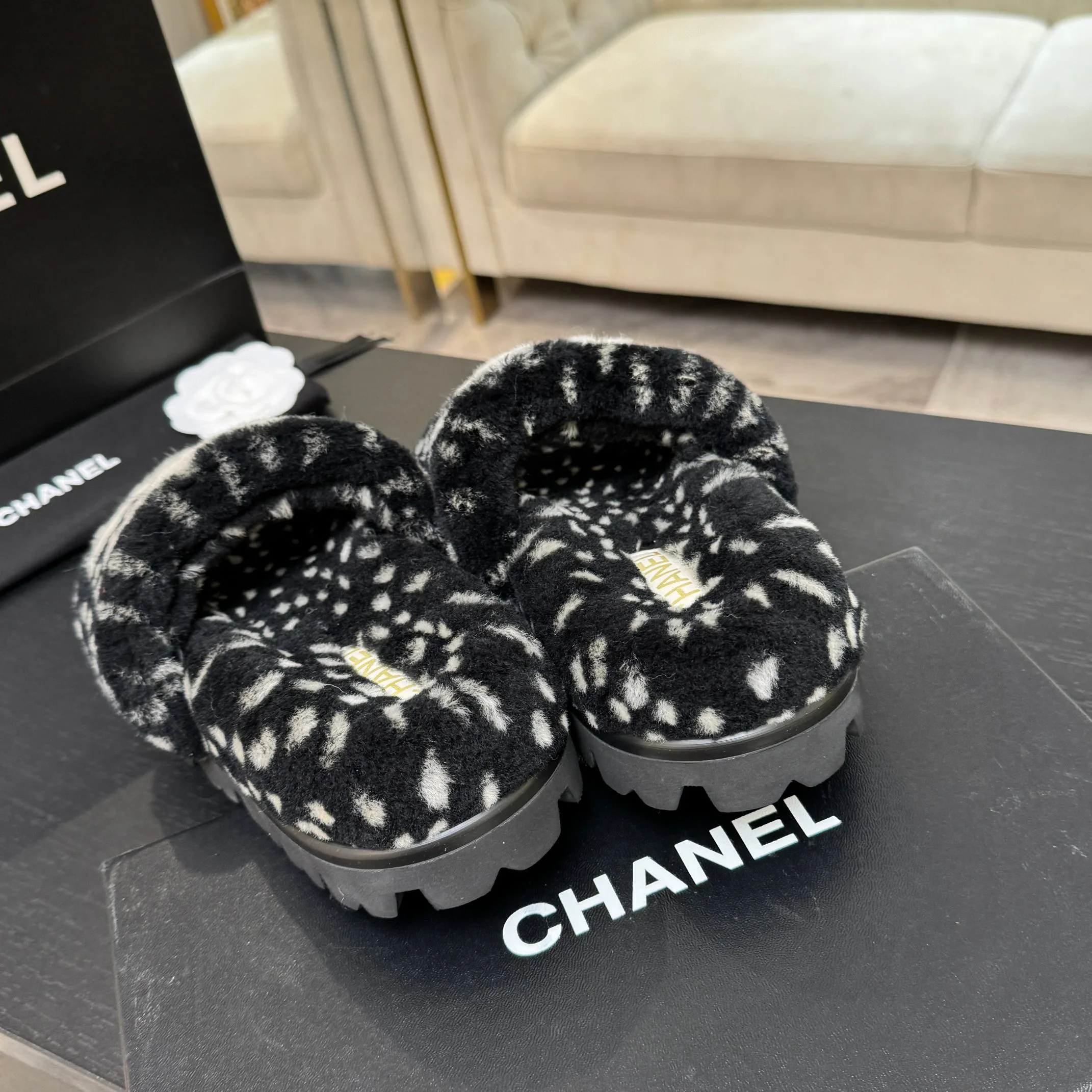 Тапочки Женские Chanel 18062758