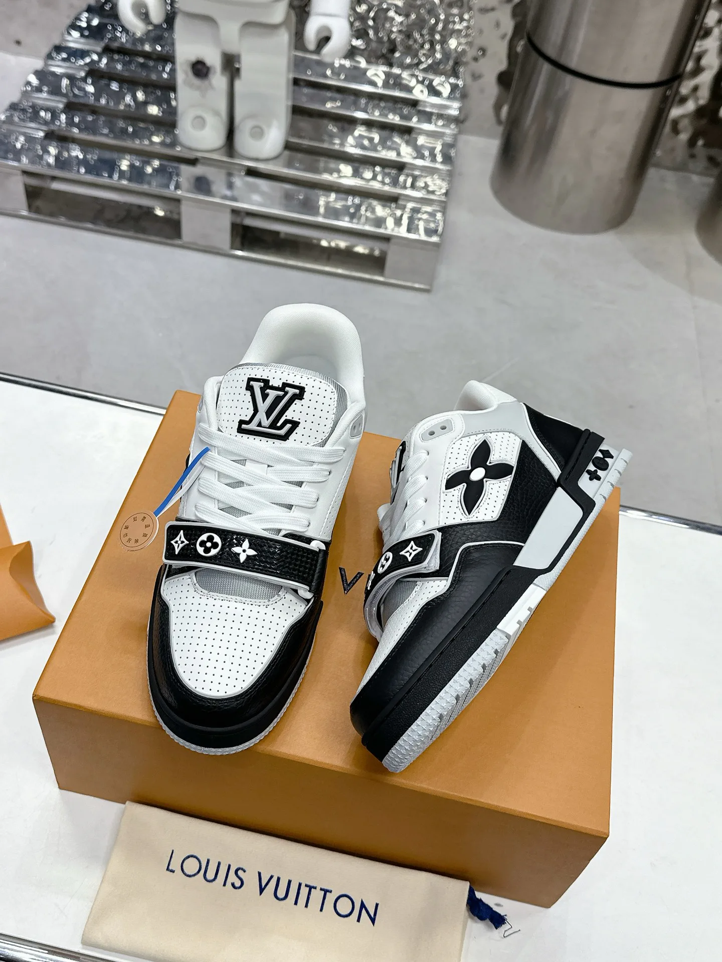 Кроссовки Женские Louis Vuitton 10060929