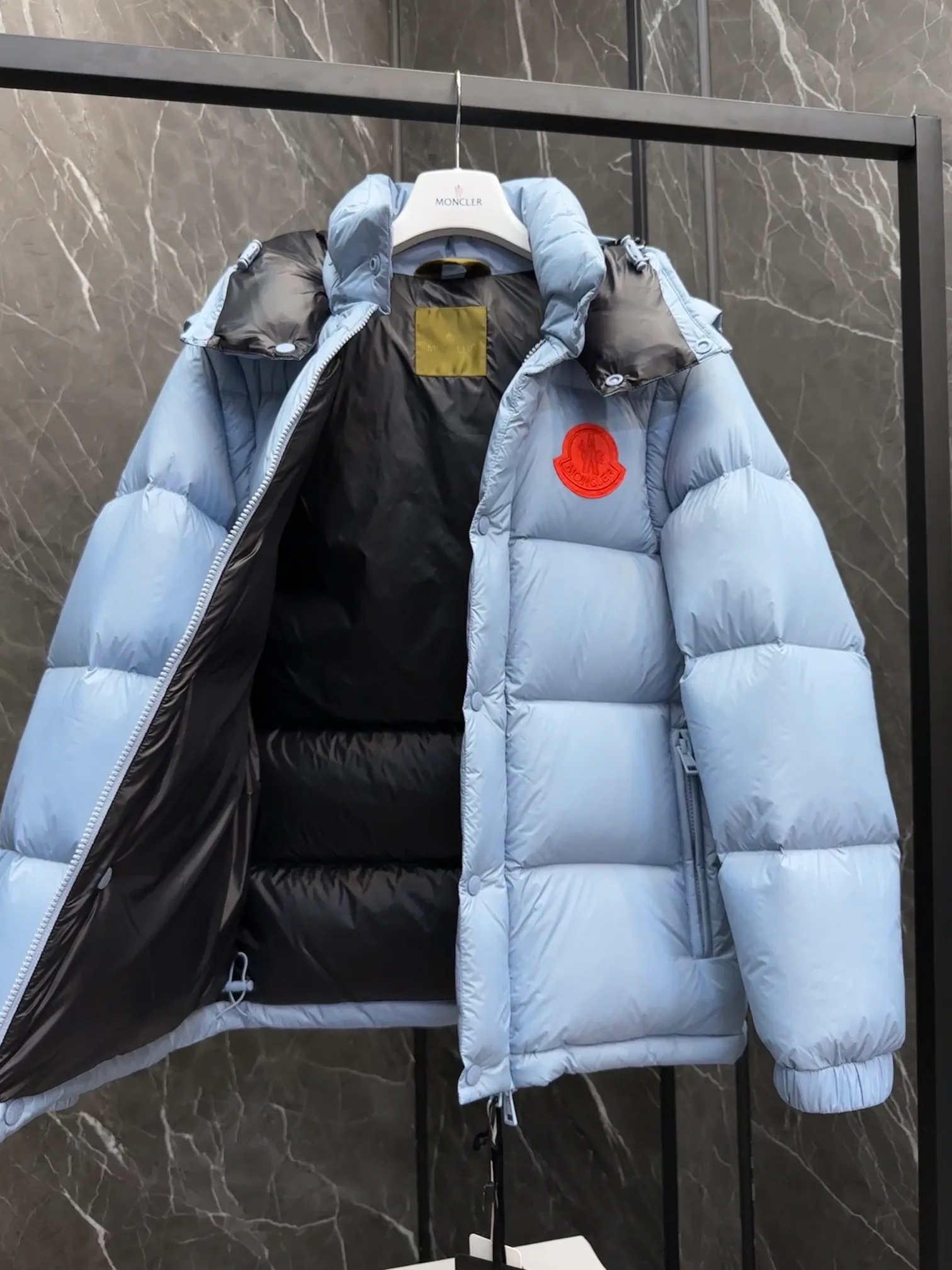 Куртки И Пуховики Женские Moncler 19648466