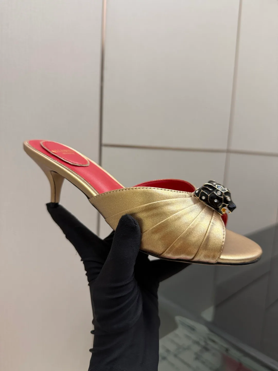 Босоножки Женские Valentino 18049039