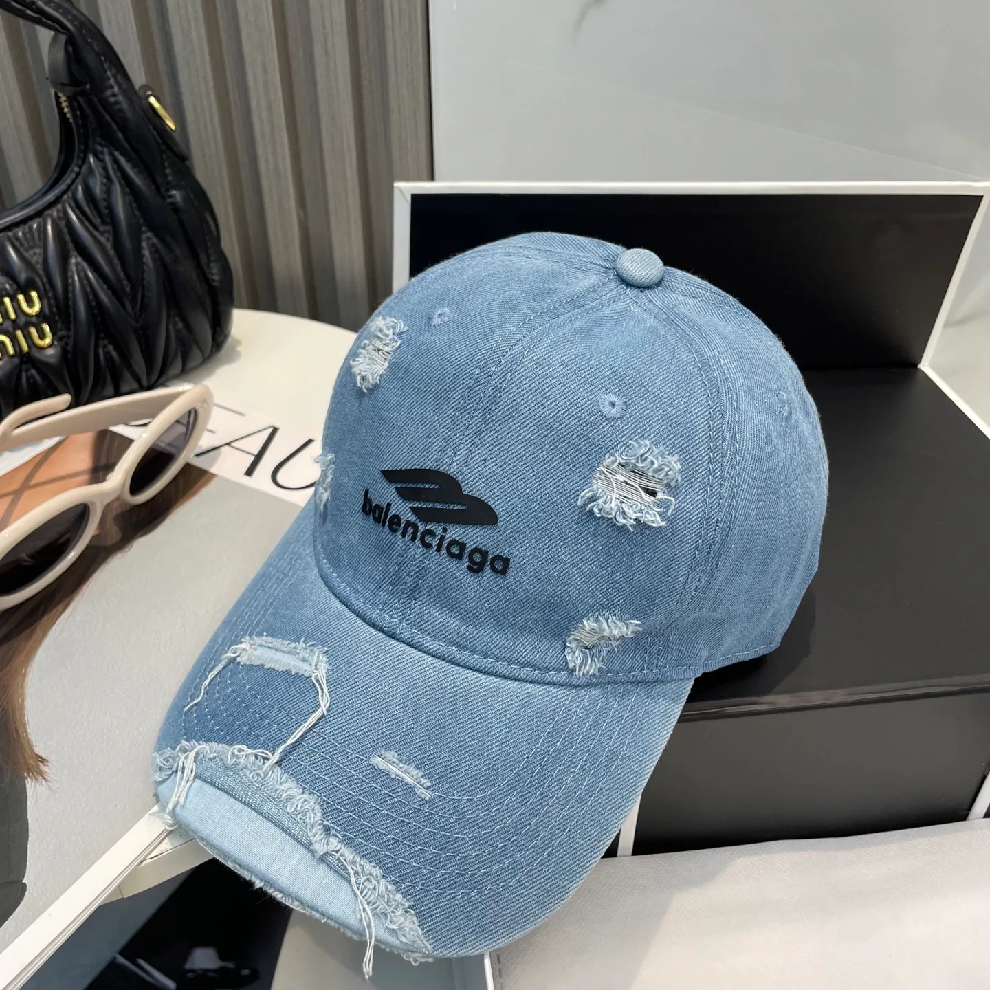 Головные Уборы Balenciaga 10880