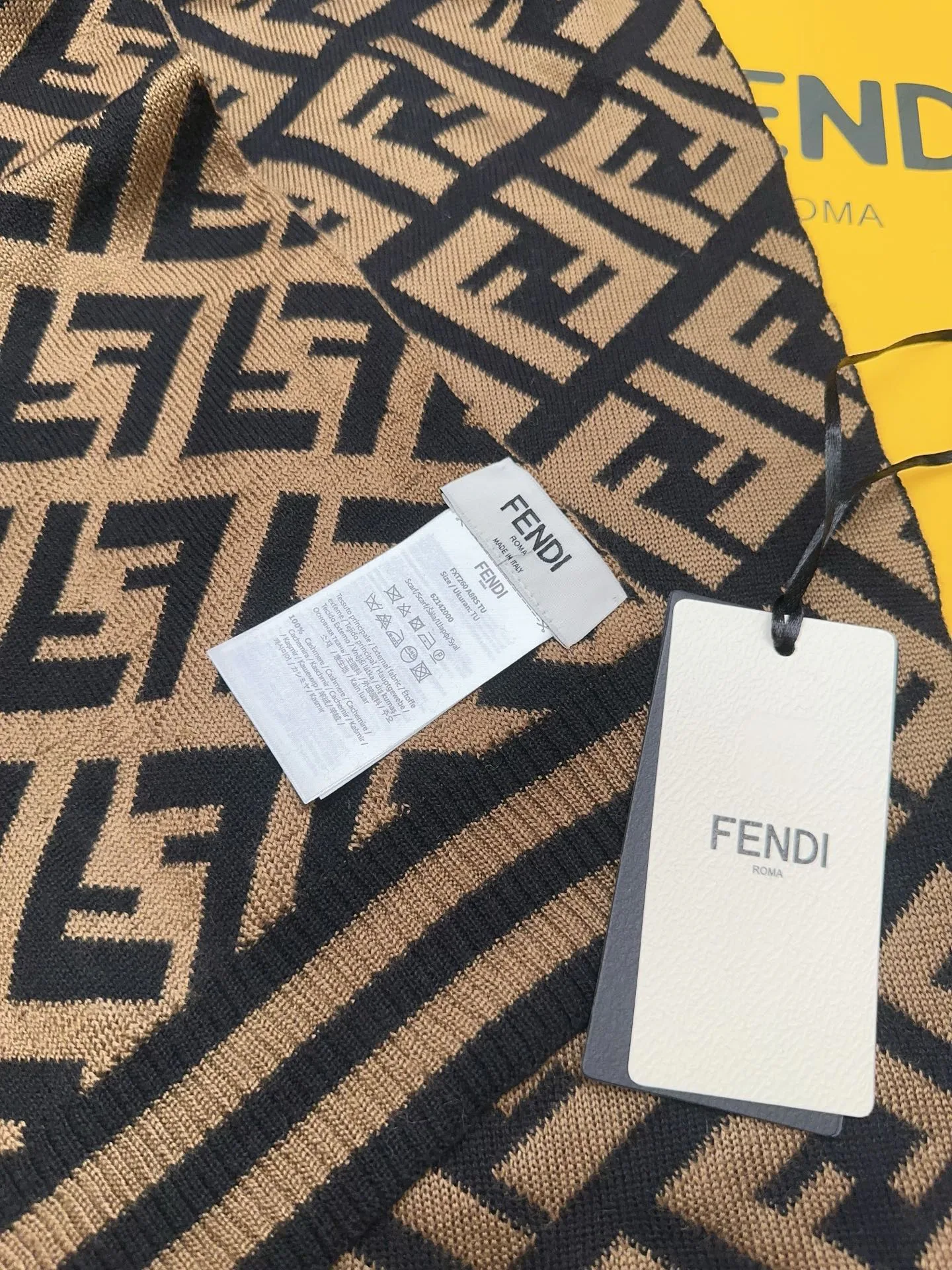 Шарфы Fendi 18275097