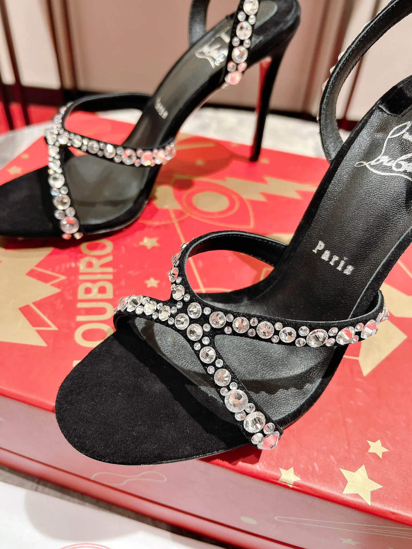 Босоножки Женские Christian Louboutin 14354197