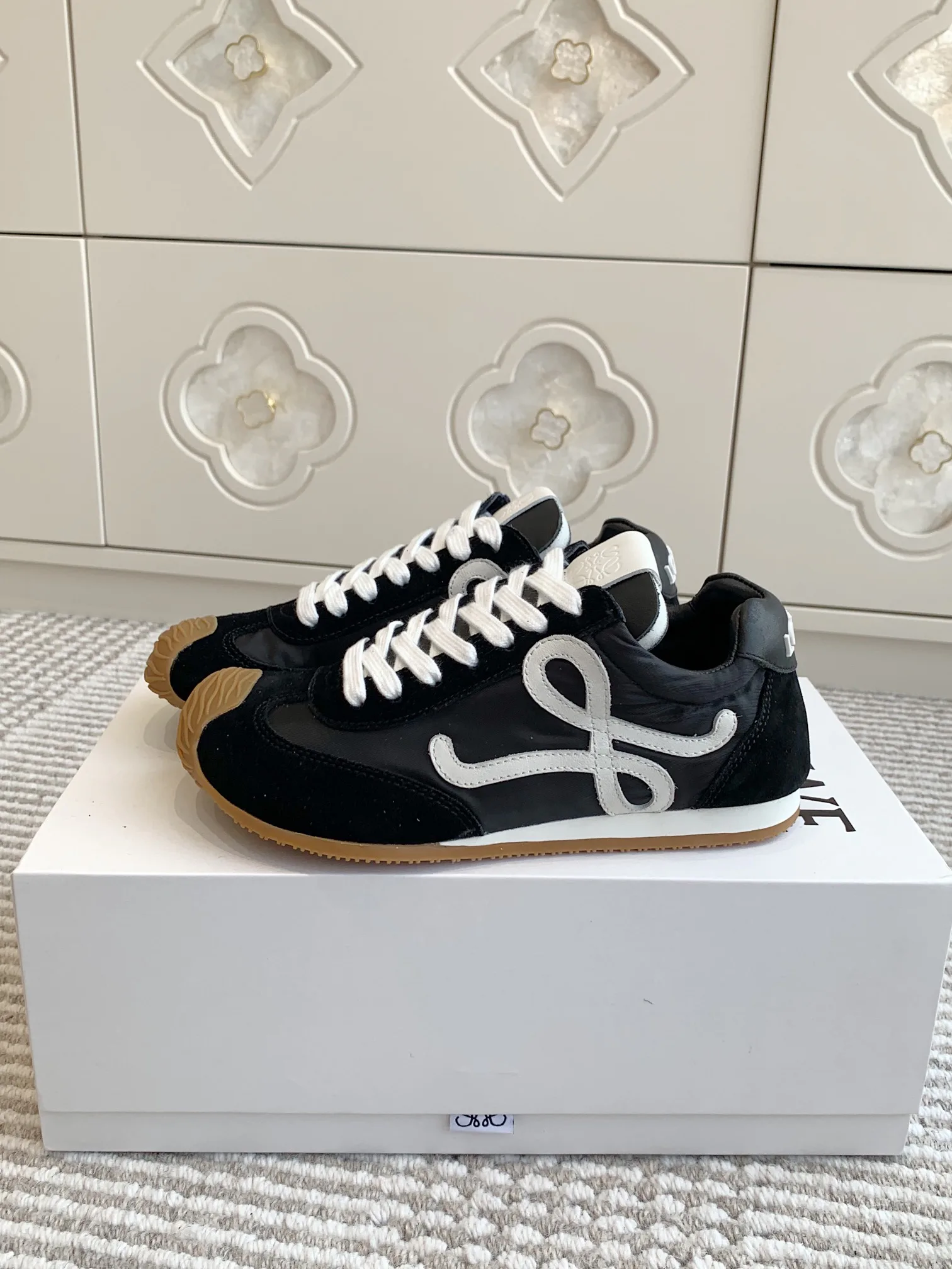 Кроссовки Женские Loewe 5202