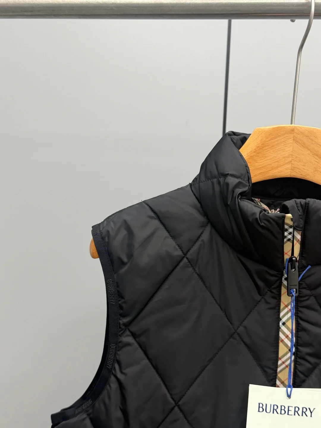 Жилеты Женские Burberry 17920935