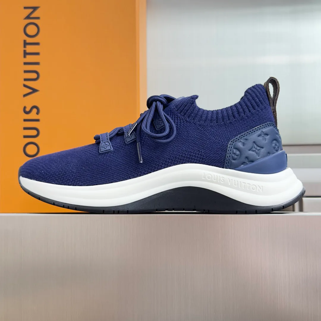 Кроссовки Женские Louis Vuitton 17950530