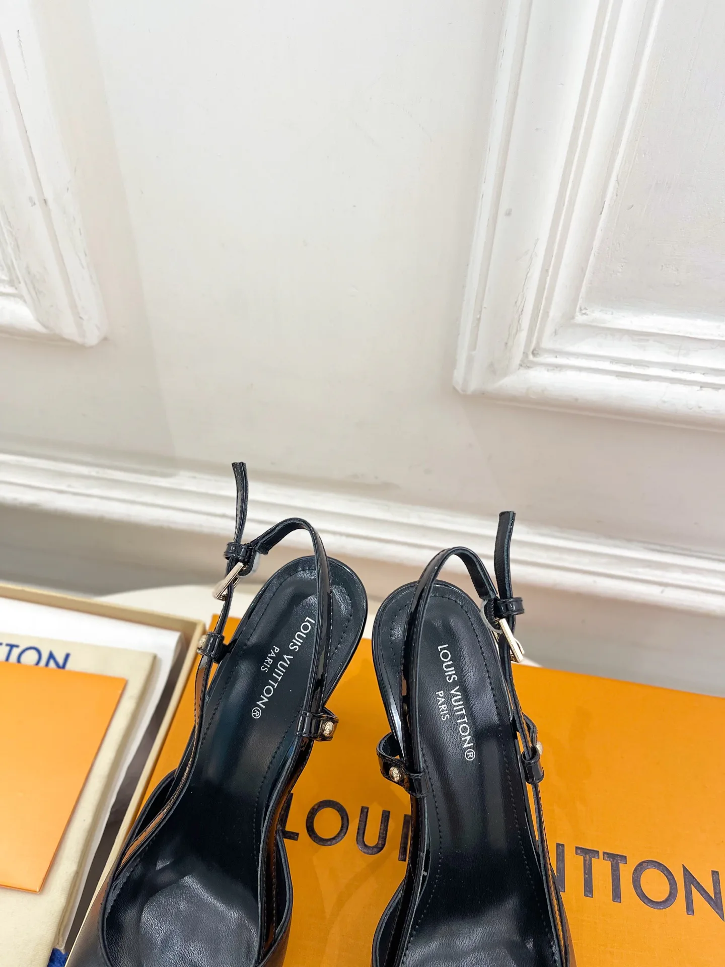Босоножки Женские Louis Vuitton 11404112