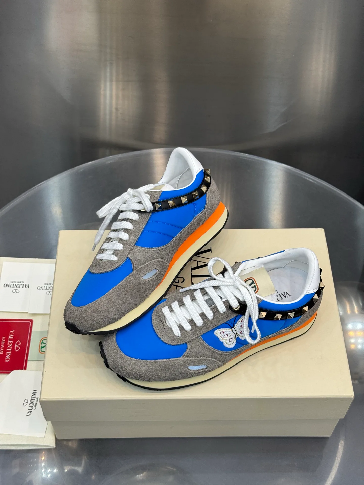 Кроссовки Женские Valentino 18202509