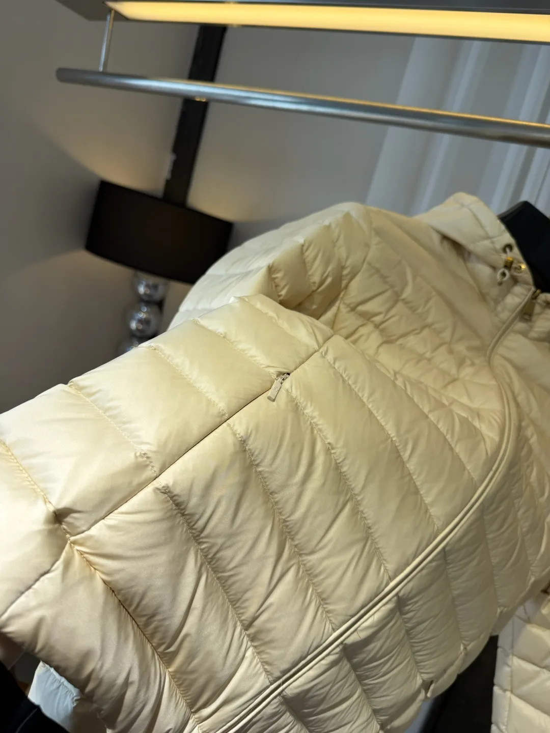 Куртки И Пуховики Женские Moncler 19602219