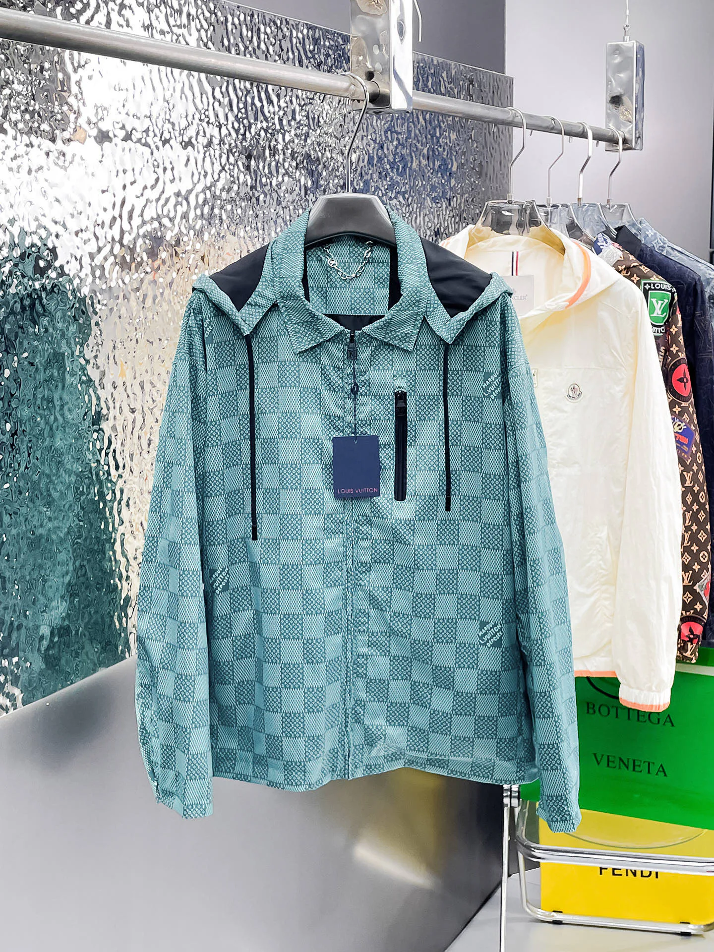 Куртки И Пуховики Мужские Louis Vuitton 9352350