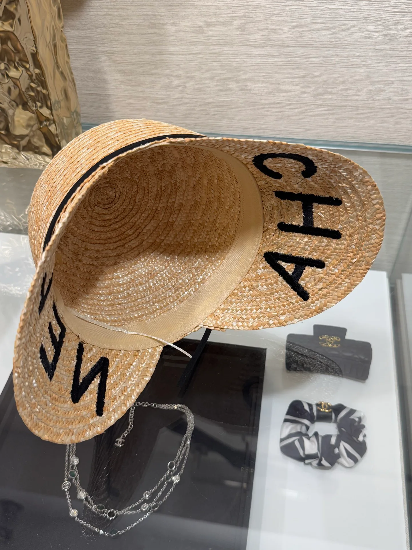 Головные Уборы Chanel 17770130