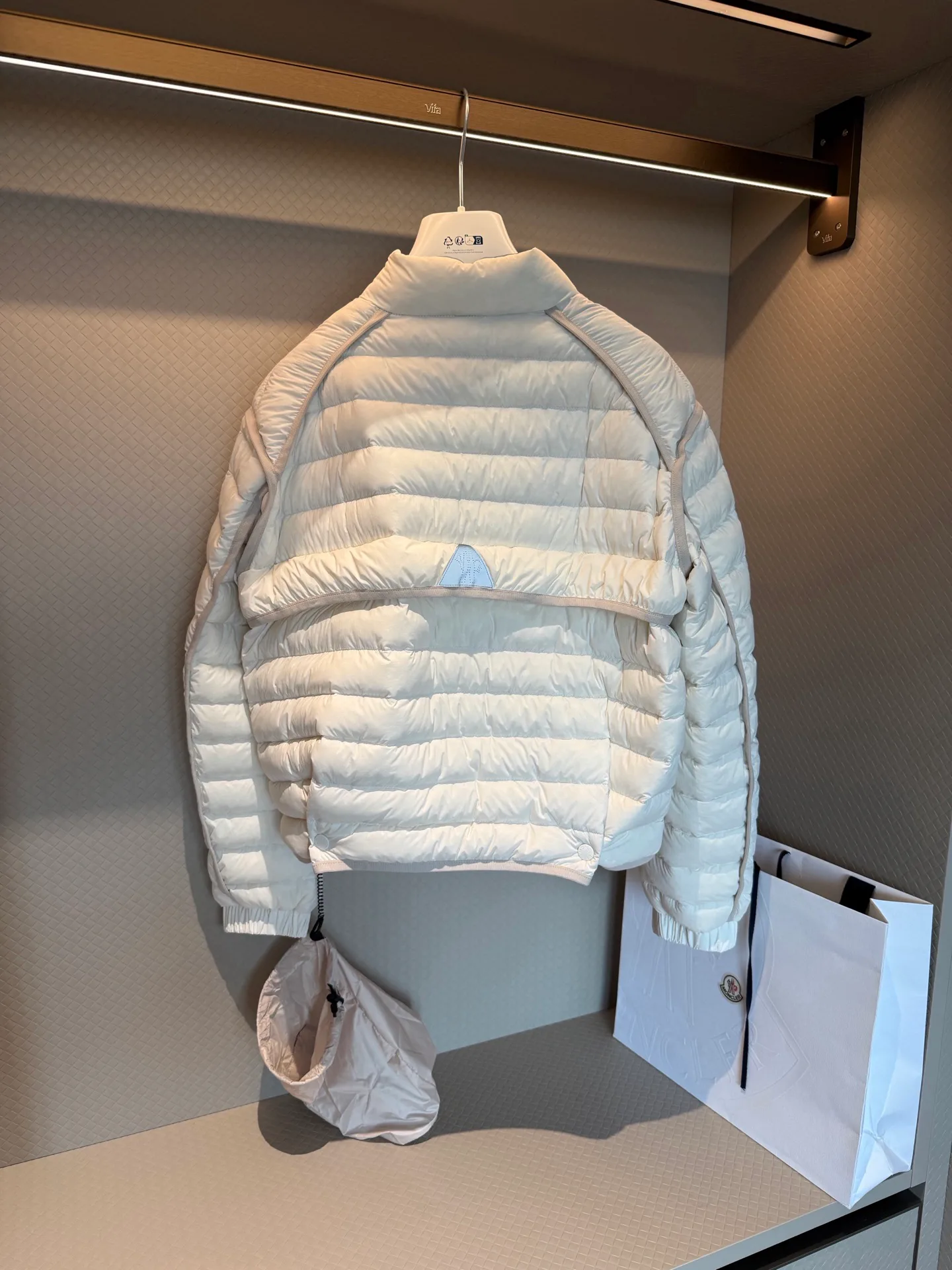 Куртки И Пуховики Женские Moncler 18391928