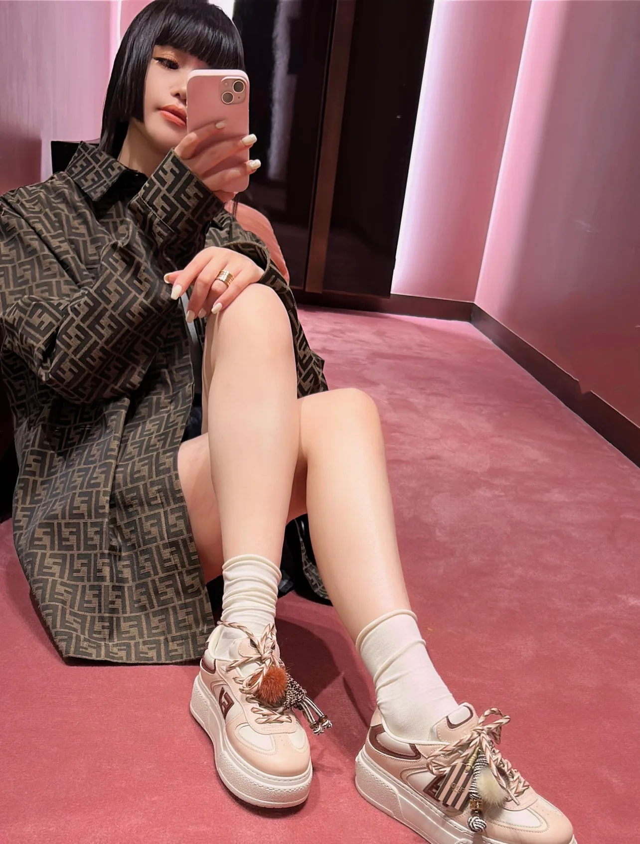 Кроссовки Женские Fendi 18080496