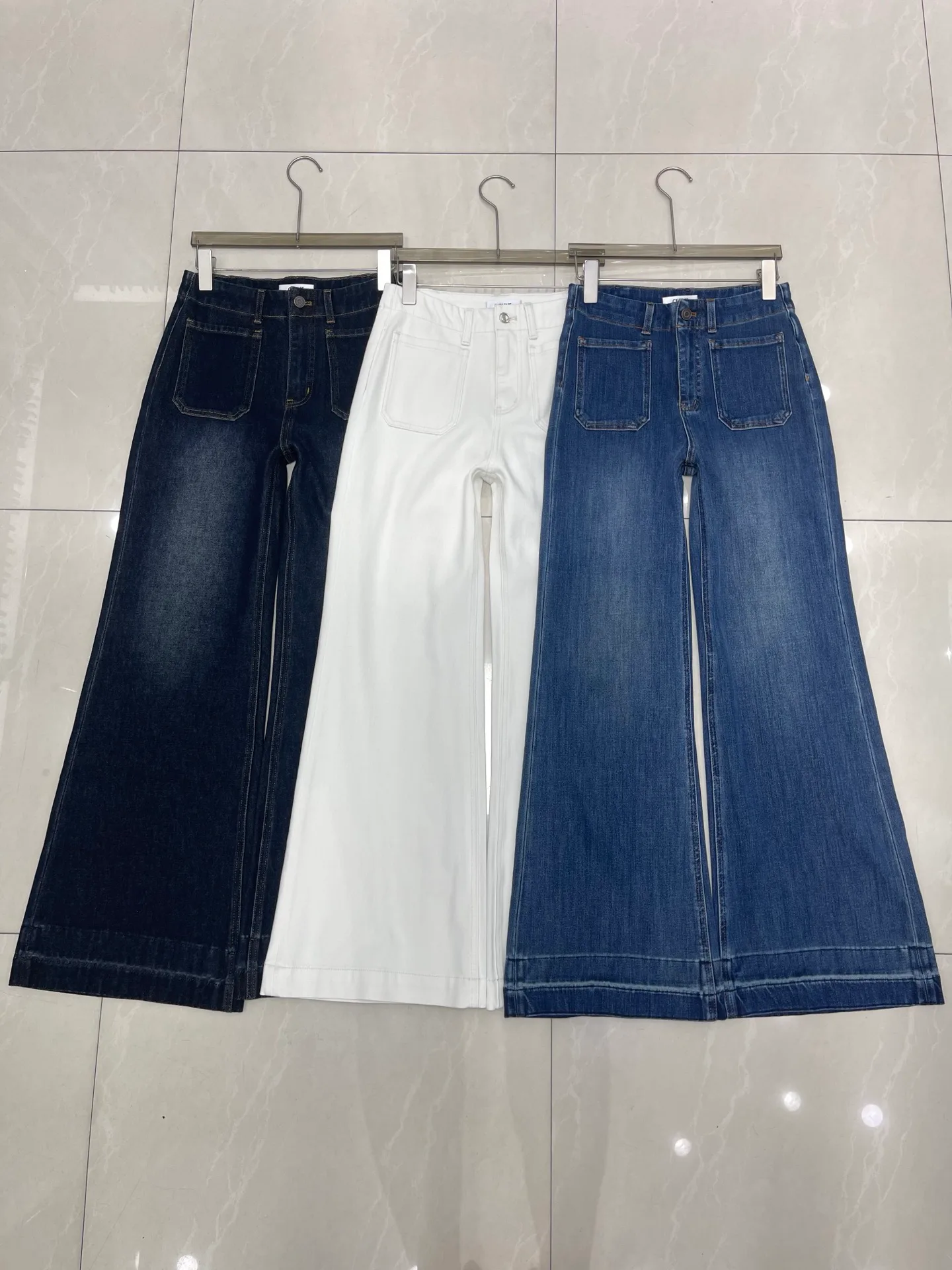 Джинсы Женские Celine 19505479