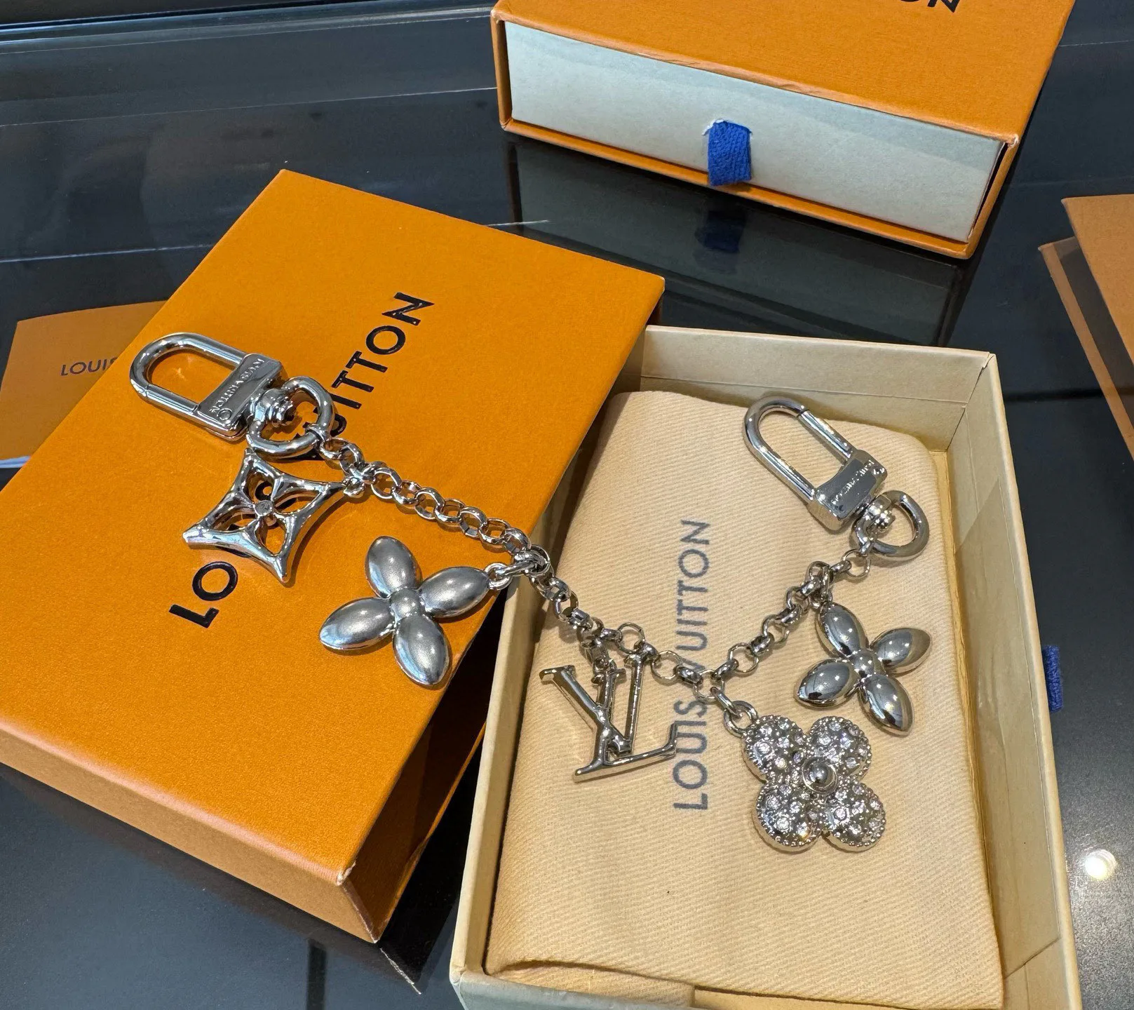 Ключницы Louis Vuitton 427510