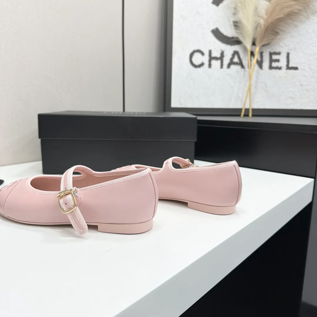 Туфли Женские Chanel 18083716