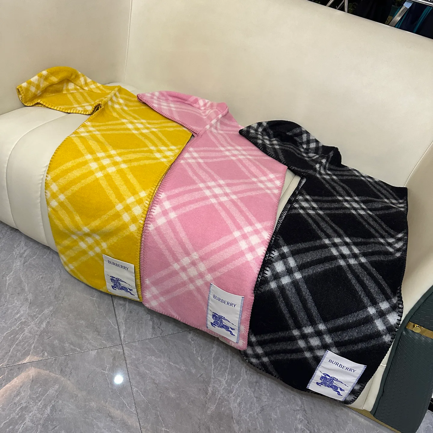 Шарфы Burberry 515815
