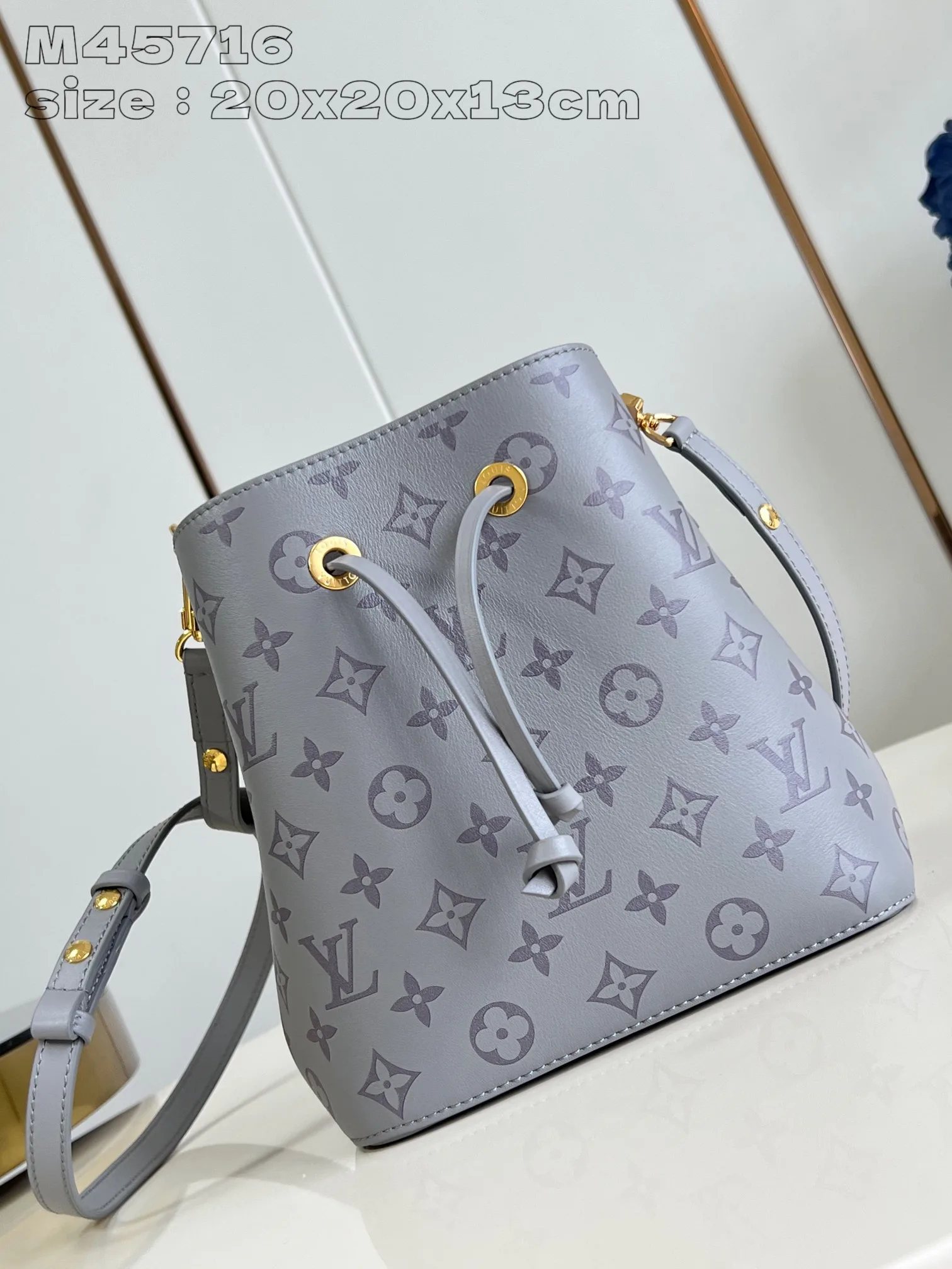 Классические Сумки Женские Louis Vuitton 18227601
