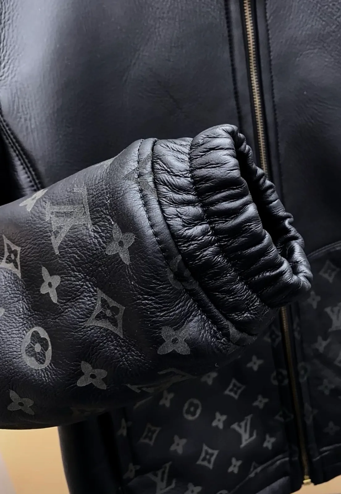 Кожаные Куртки И Дублёнки Женские Louis Vuitton 5107771