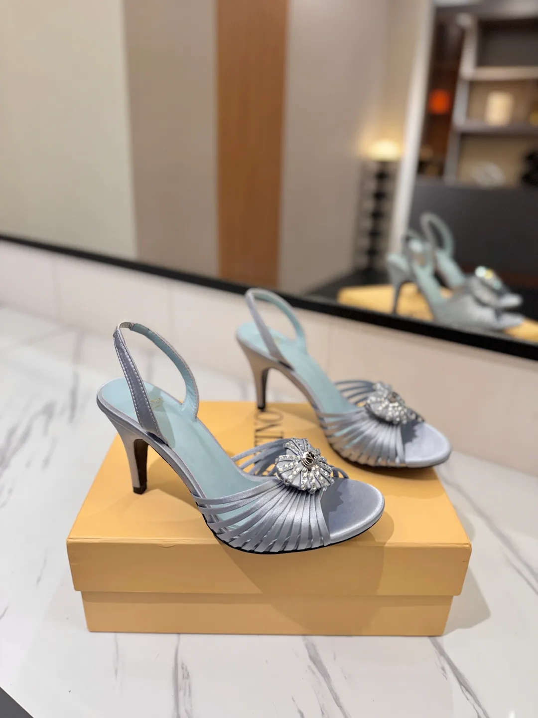 Босоножки Женские Valentino 18134885