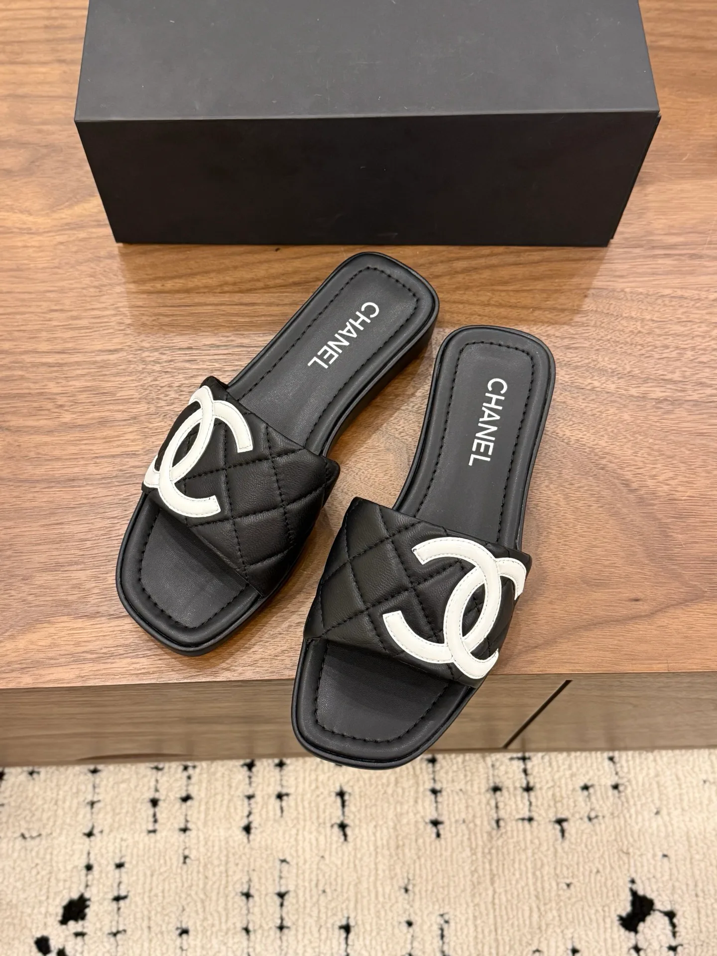 Сандалии Женские Chanel 13224690