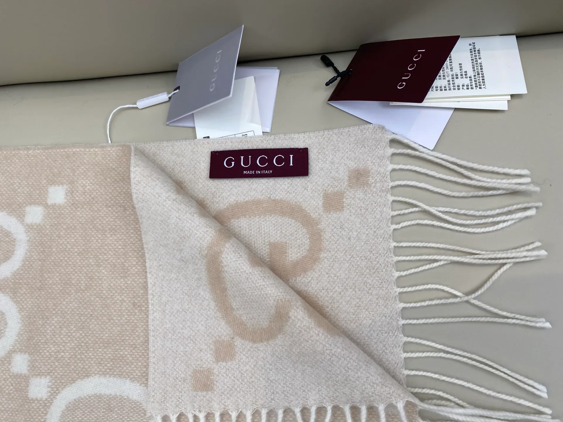 Шарфы Gucci 401783