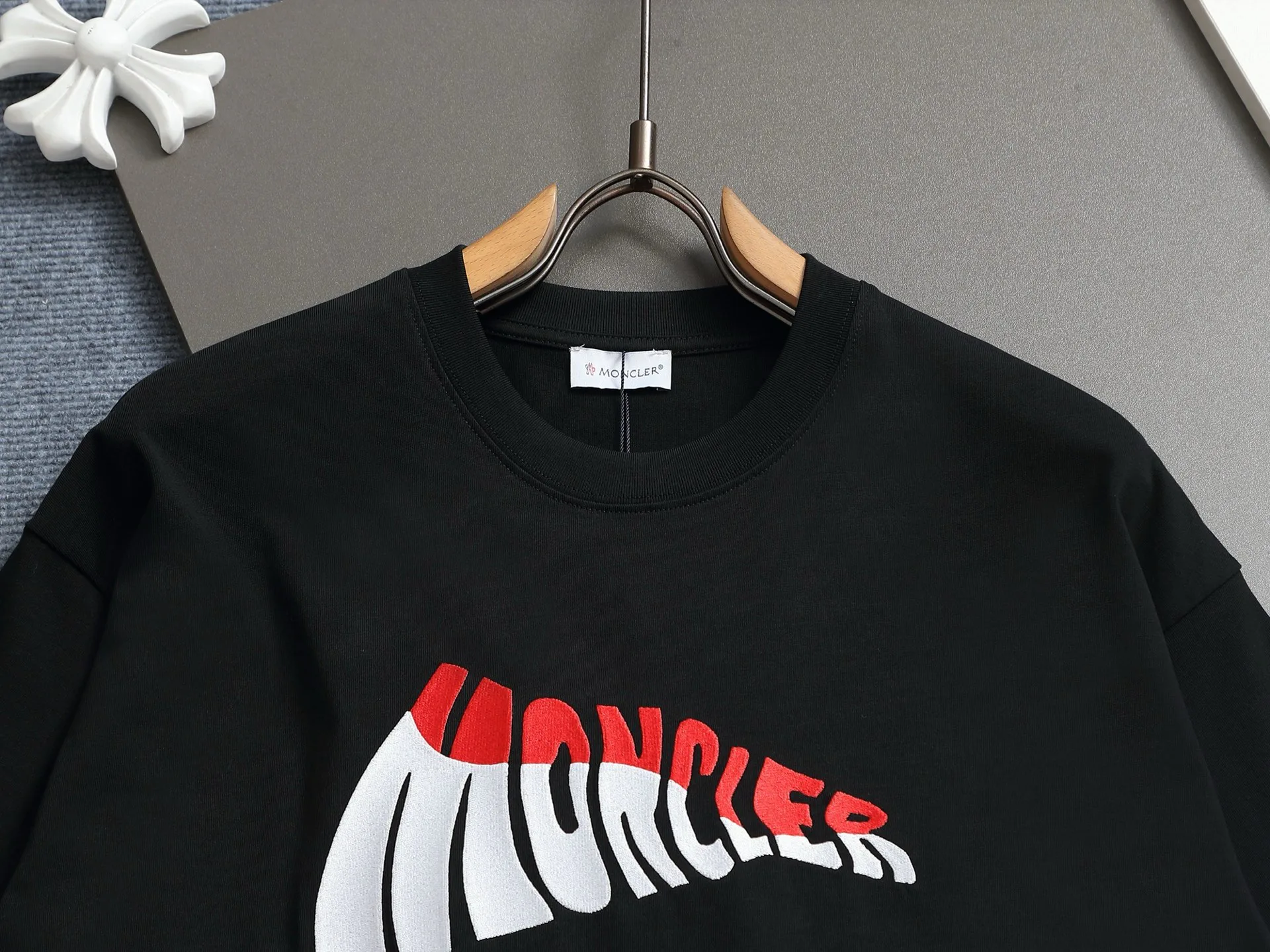 Футболки Женские Moncler 1617512