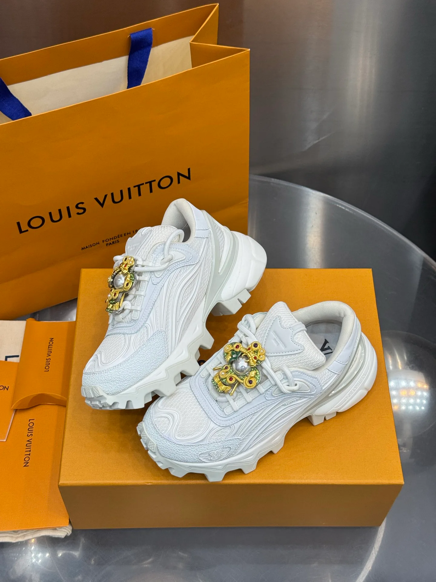 Кроссовки Женские Louis Vuitton 18202601
