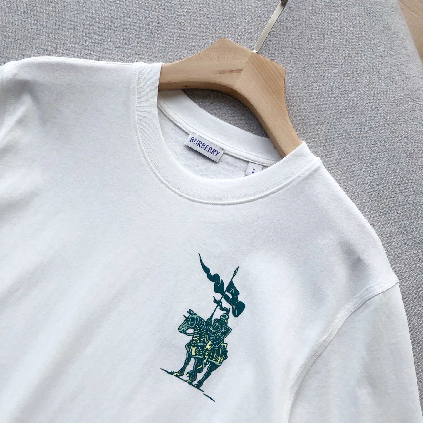 Футболки Женские Burberry 24813