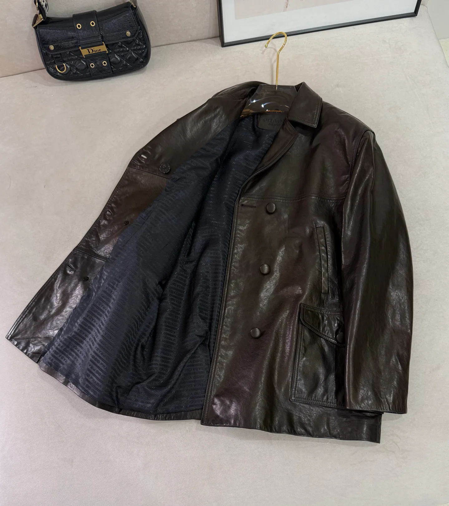 Кожаные Куртки И Дублёнки Женские Prada 18662263