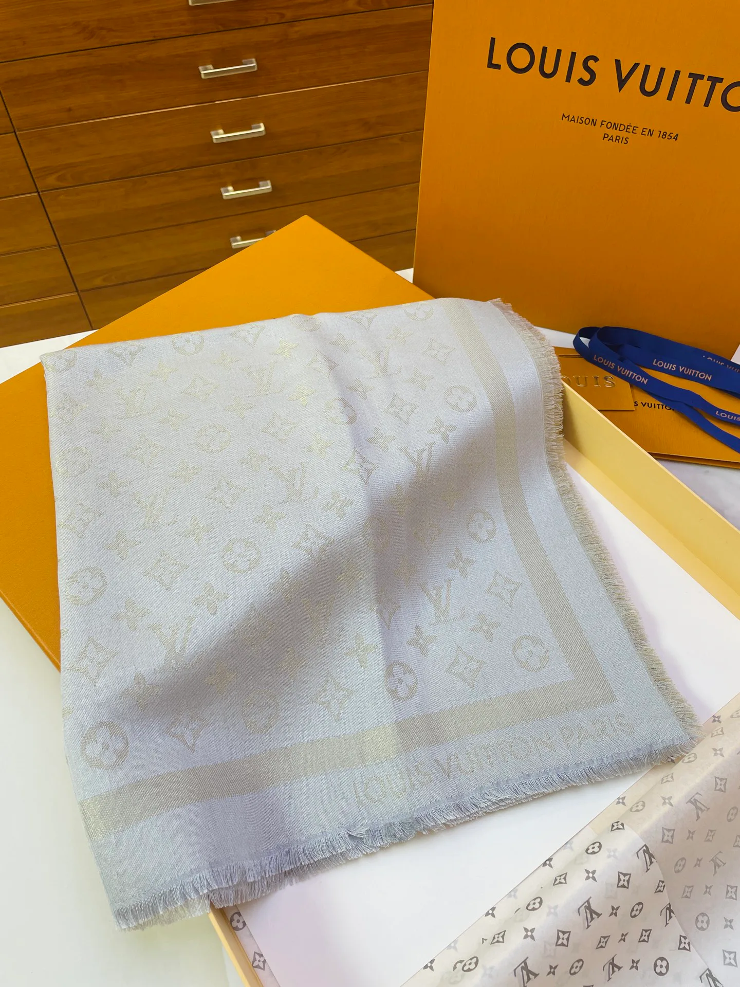 Шарфы Louis Vuitton 17898732