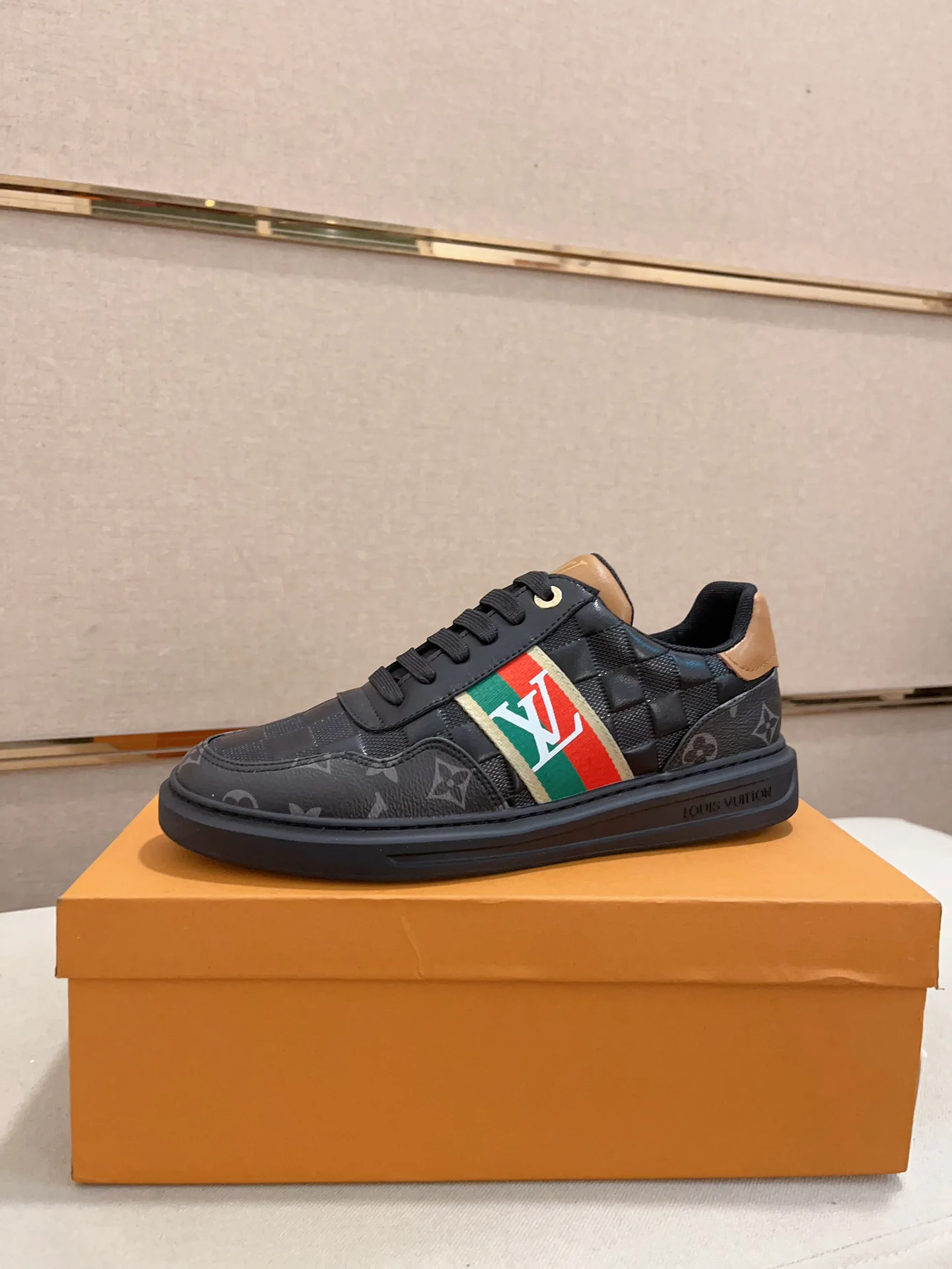 Кроссовки Мужские Louis Vuitton 1062341