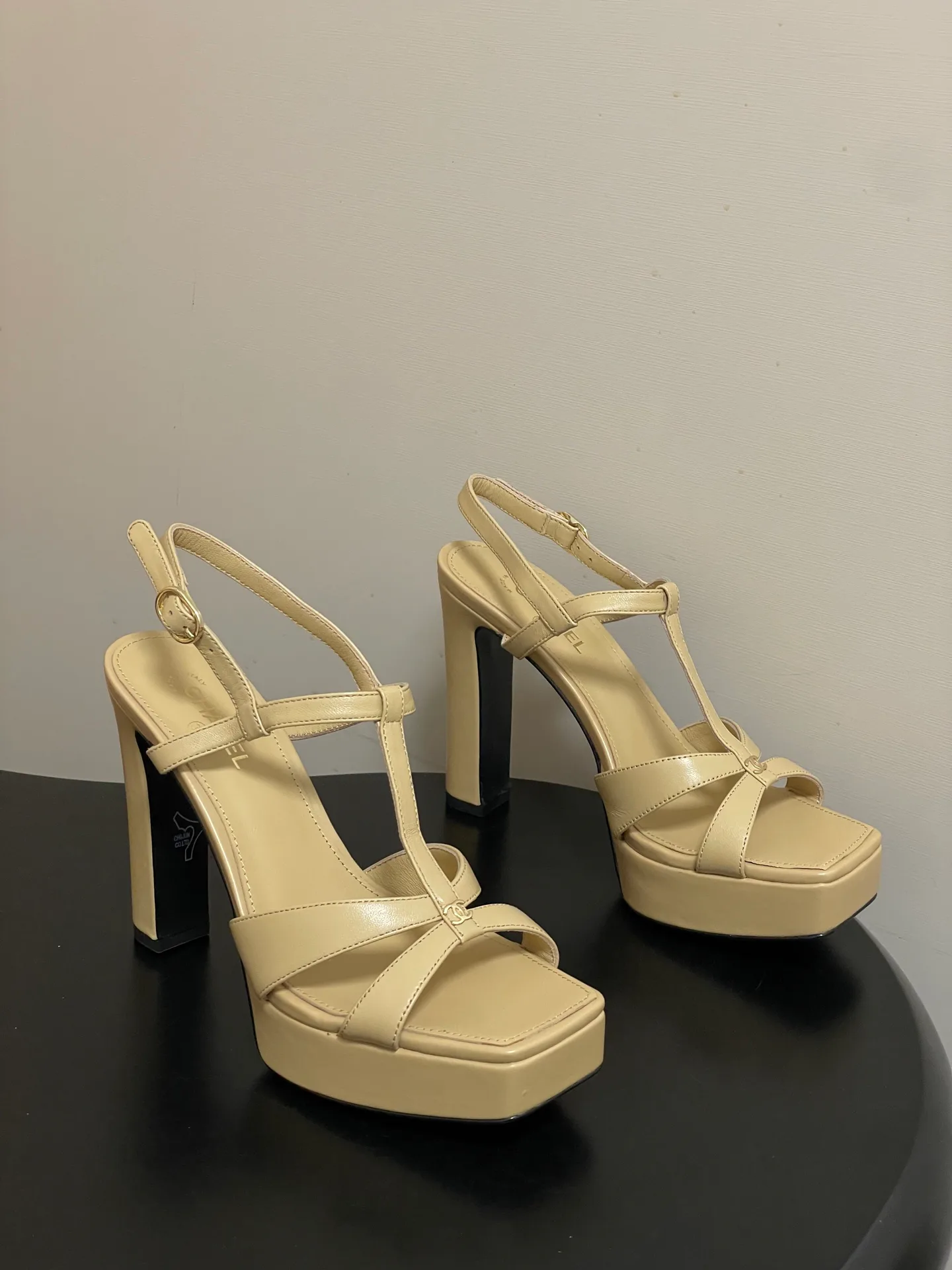 Босоножки Женские Chanel 12936263