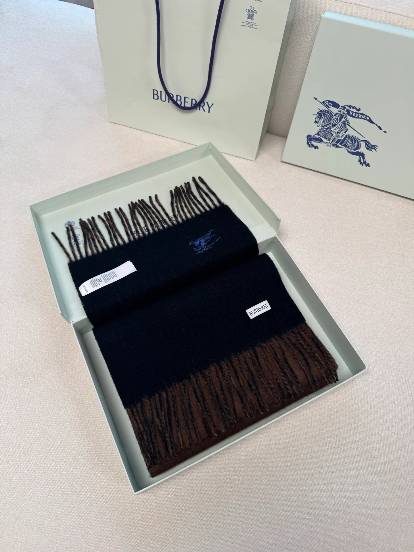 Шарфы Burberry 848585