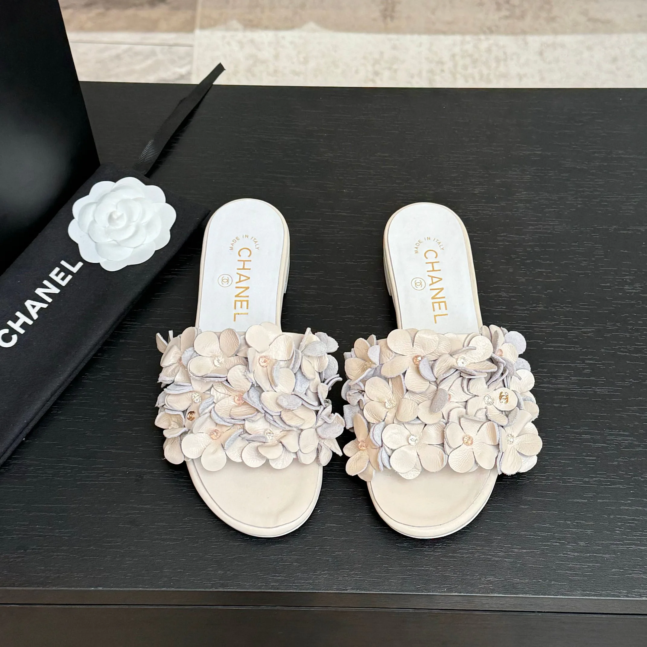 Шлепанцы Женские Chanel 14107