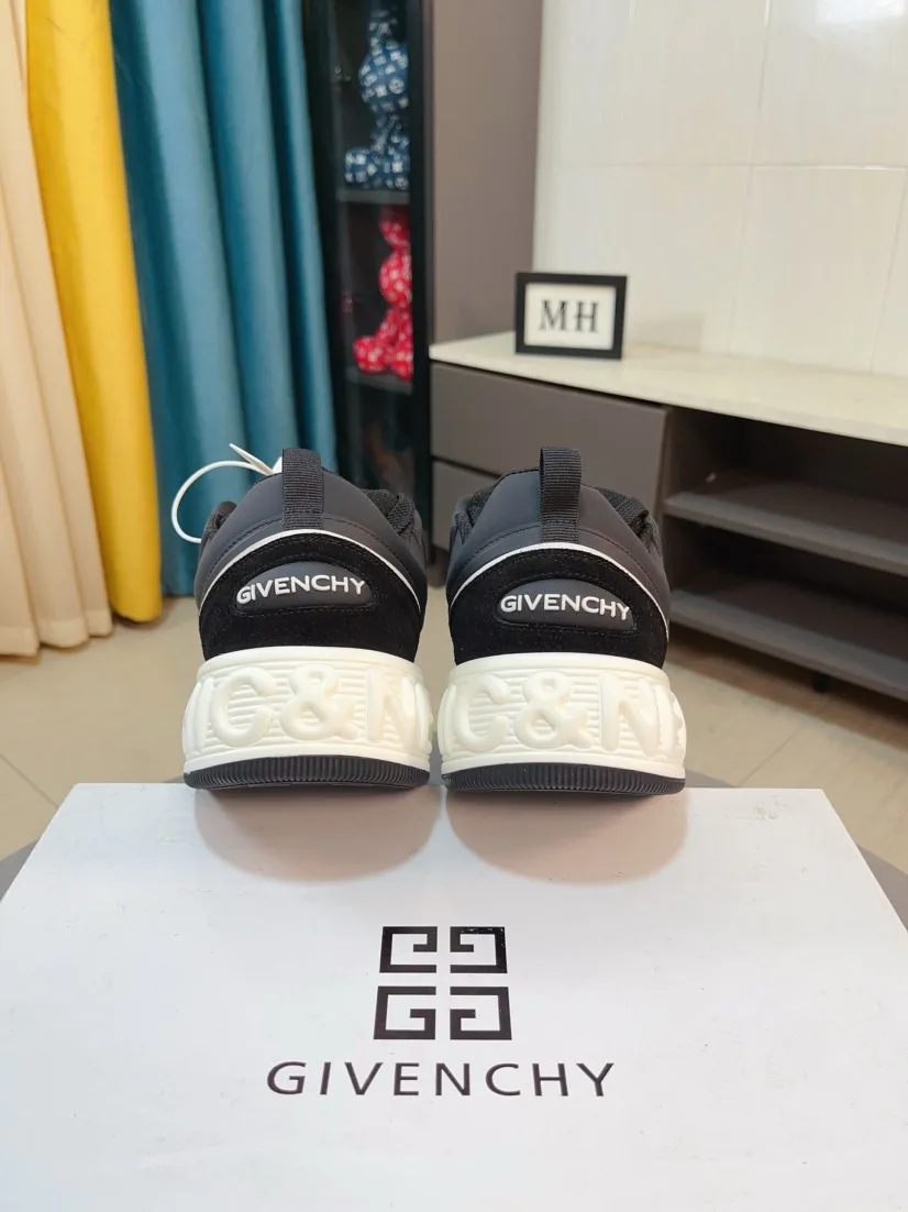 Кроссовки Женские Givenchy 18211926