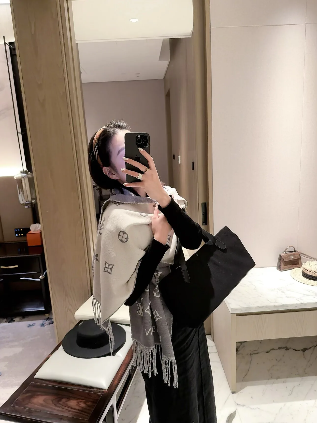 Шарфы Louis Vuitton 18322602