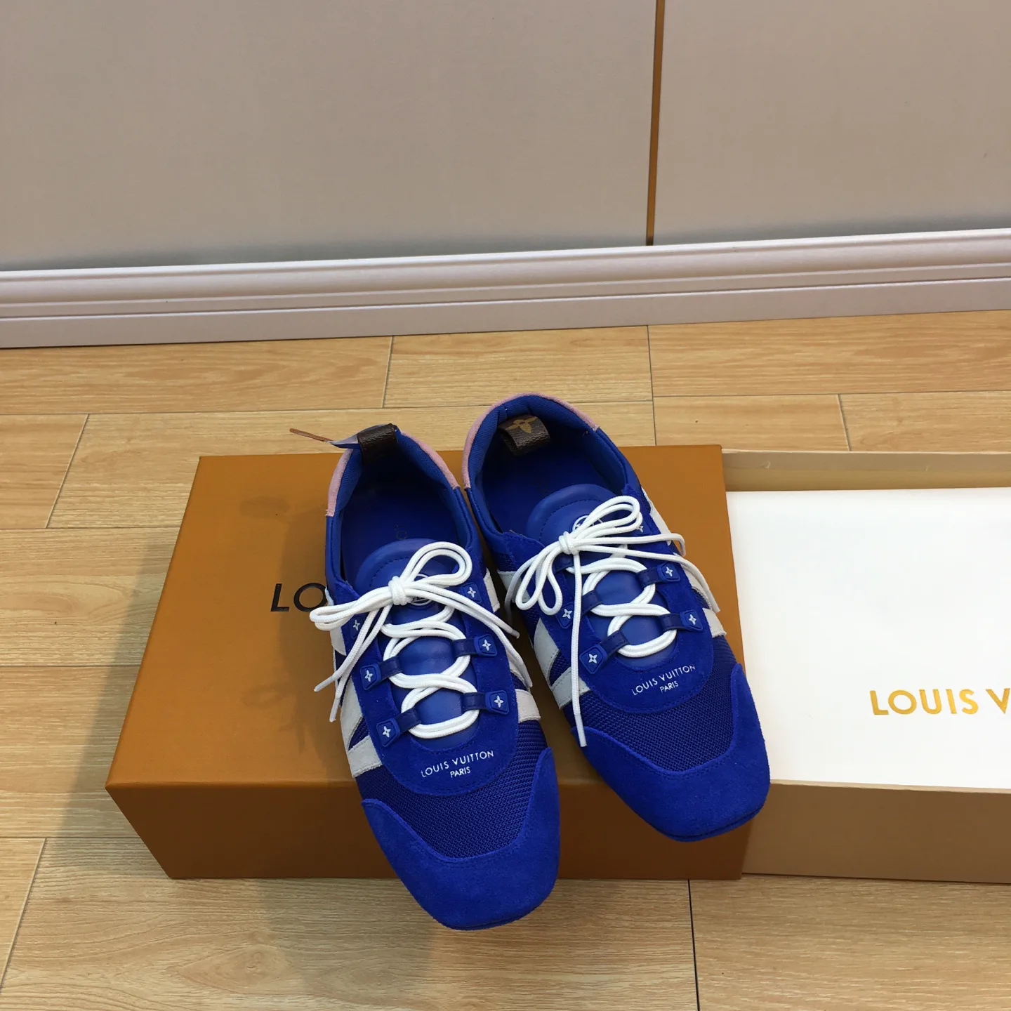 Кроссовки Женские Louis Vuitton 1590957