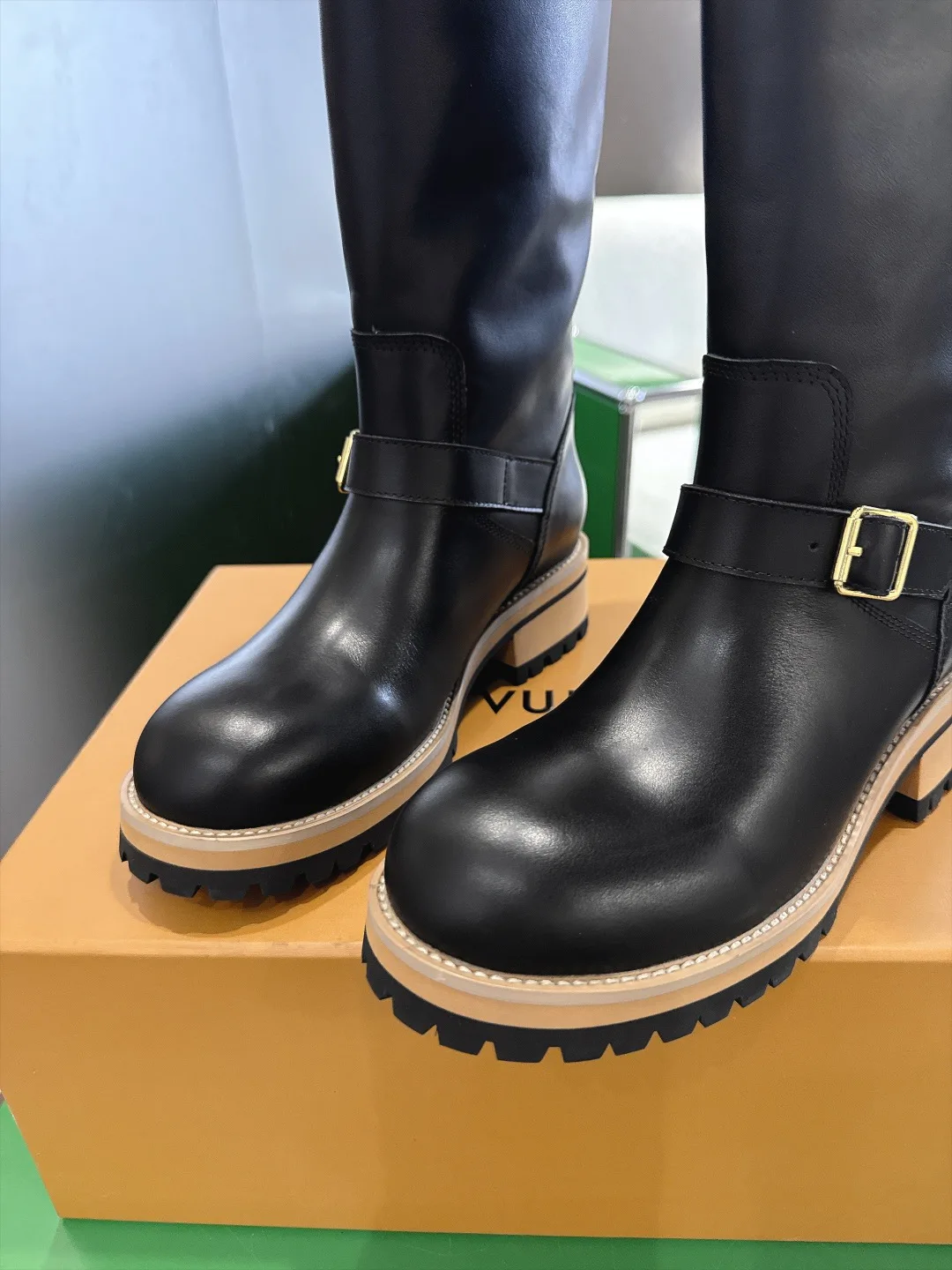 Ботинки Женские Louis Vuitton 18053351