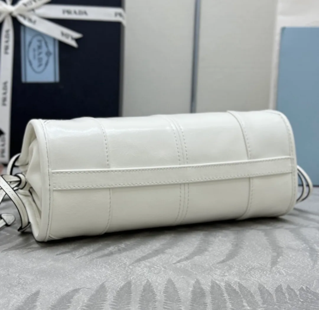 Сумки На Ремне Женские Prada 11682127